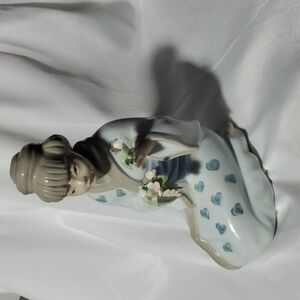 Tengra Geisha Figurine